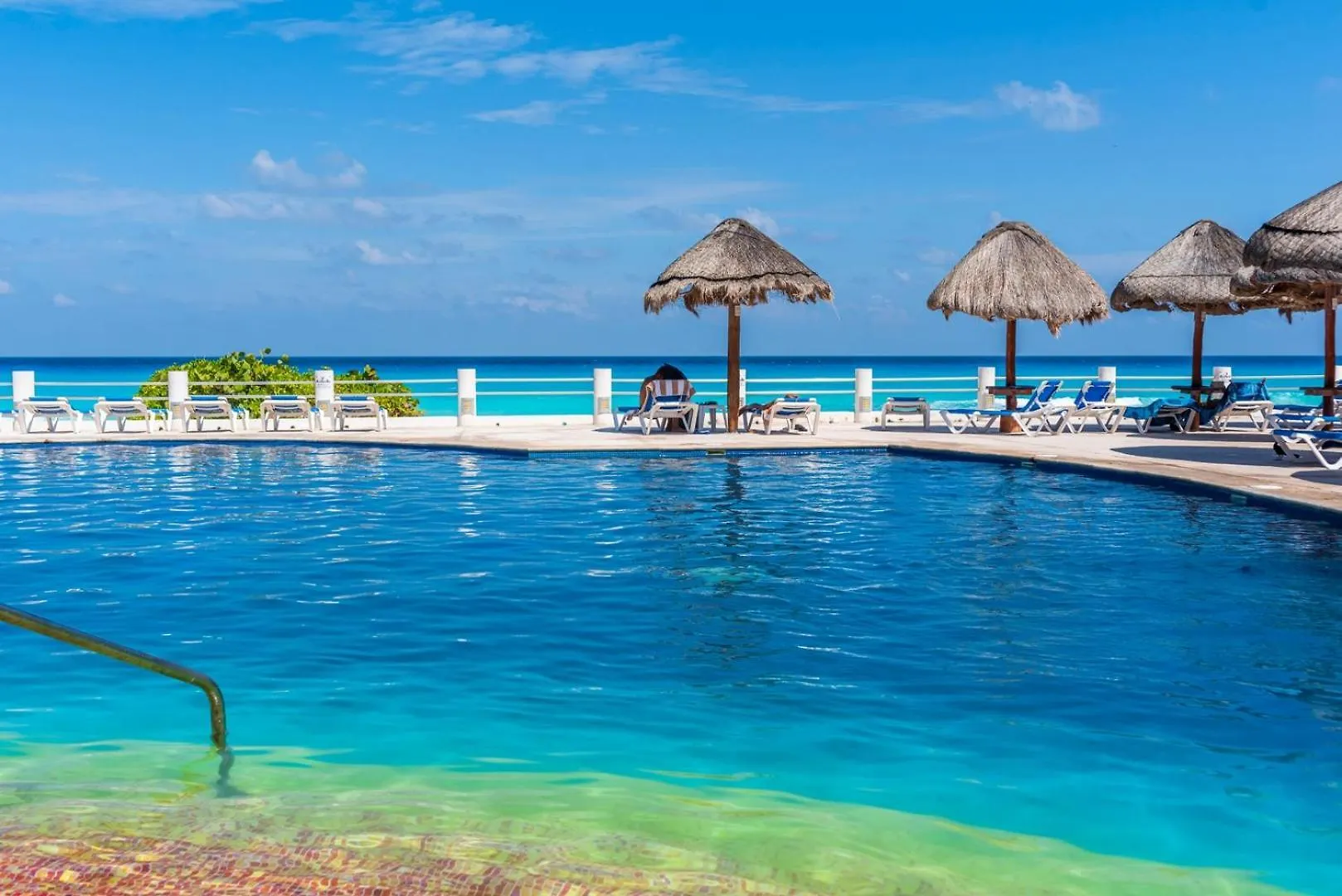 1Br In Villas Marlin, Beach Access And Pools Cancun Mexico